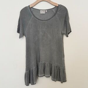 Dantelle Womens Top Sz Large Scoop Neck with Ruffle Hem Short Sleeve Lagenlook
